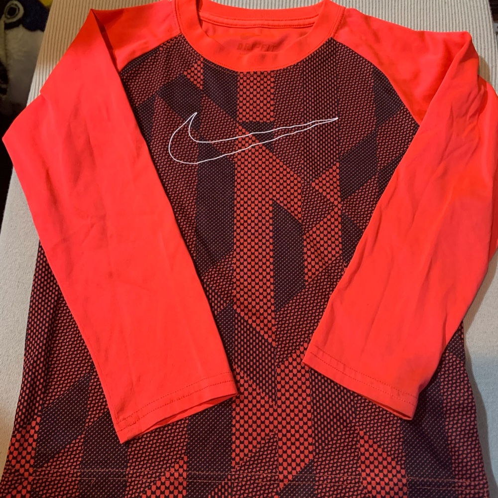 6 piece -Boys Nike Bundle Size 7